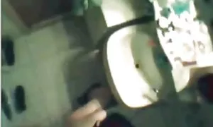 2 poussins donnent la tête avec des éjaculations film pournou hd
