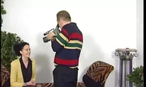 Une vieille italienne baise une belle film sex hd gratuit fille - Partie 2